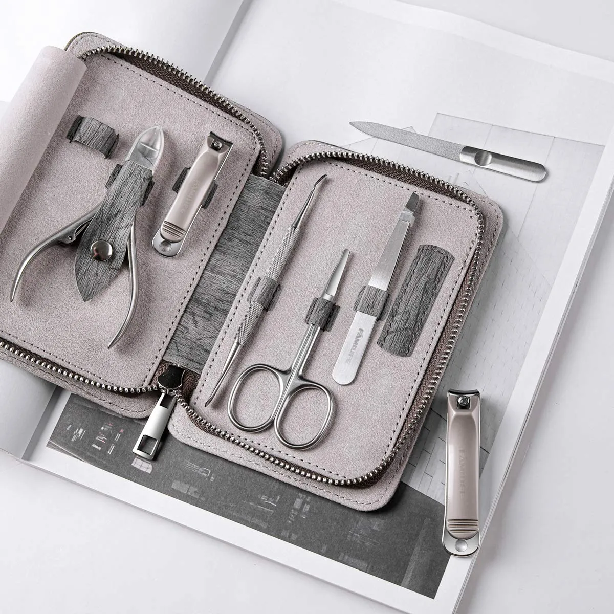 FAMILIFE L14 Manicure Set, 7 in 1 Professional Manicure Pedicure Set Stainless Steel Nail Clipper Set with Noble Portable Travel Case for Women Men