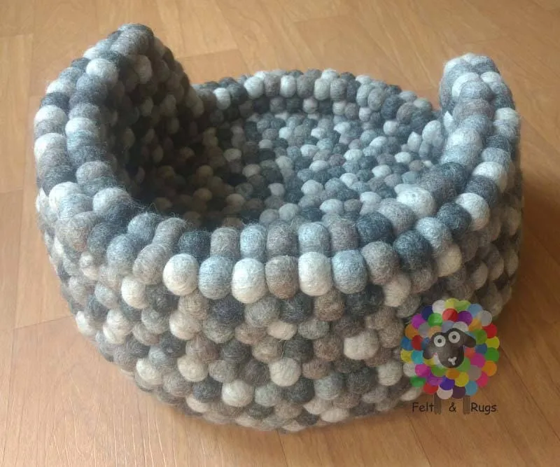 Felt Ball Cat or Dog Cosy bed, Pet Cosy Bed. Made from 100 % Wool