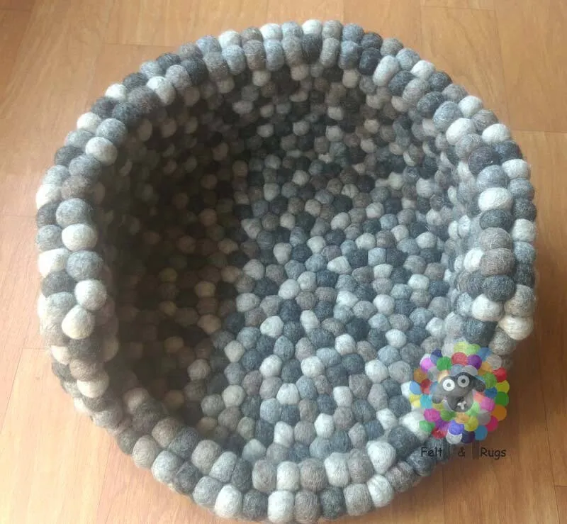 Felt Ball Cat or Dog Cosy bed, Pet Cosy Bed. Made from 100 % Wool