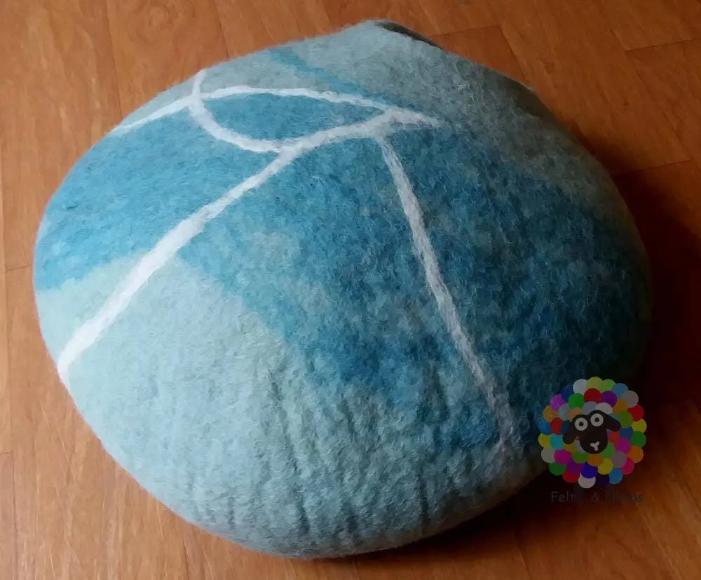 Large Size Felt Cat Cave  (40 cm or 16 Inches Diameter) Cat Bed / Pet Bed / Puppy Bed / Cat House. 100 % Wool Natural Color