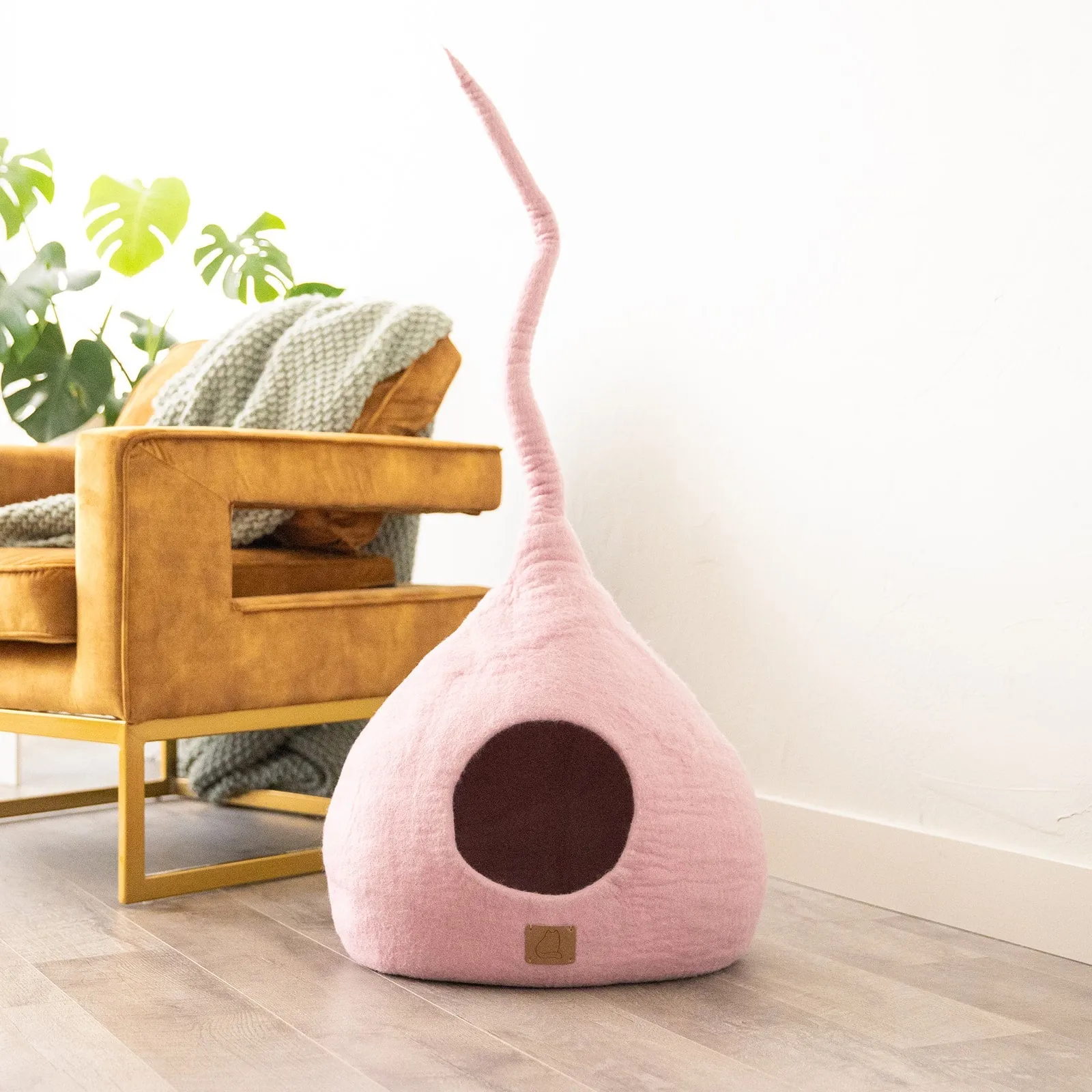 Valentine Pink | Tail Style Cave