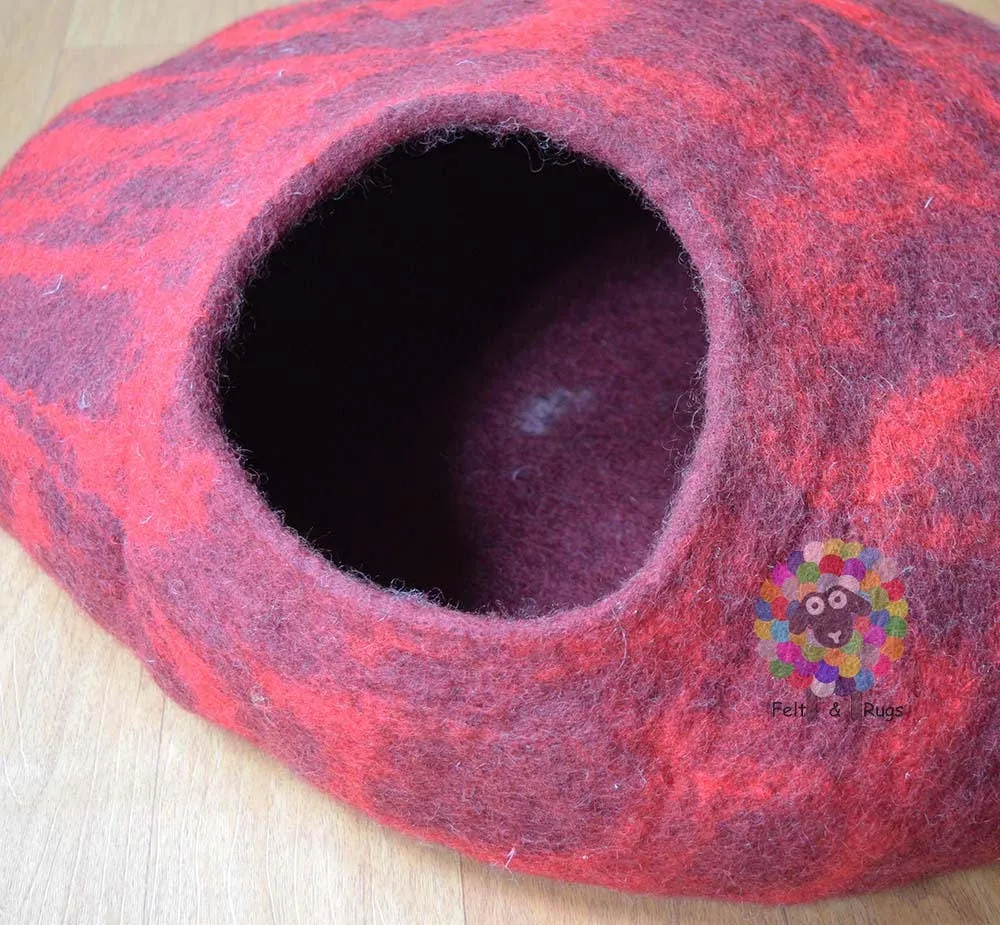 XLARGE Felt Cat Cave  (50 cm or 20 Inches Diameter) Cat Bed / Pet Bed / Puppy Bed / Cat House. 100 %  Wool HANDMADE